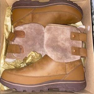Size big boys 4 Uggs